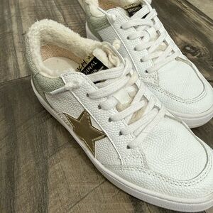Vintage Havana White and Gold Sneakers size 7